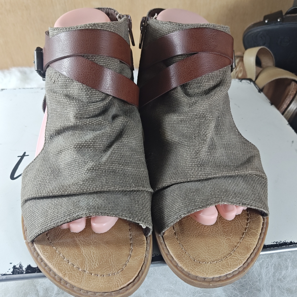 Blowfish Malibu fabric Green Gladiator Sandals Women's Size 9